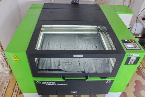 Настройка лазерного станка Yueming CMA1008-B-A резка ткани (Махачкала)